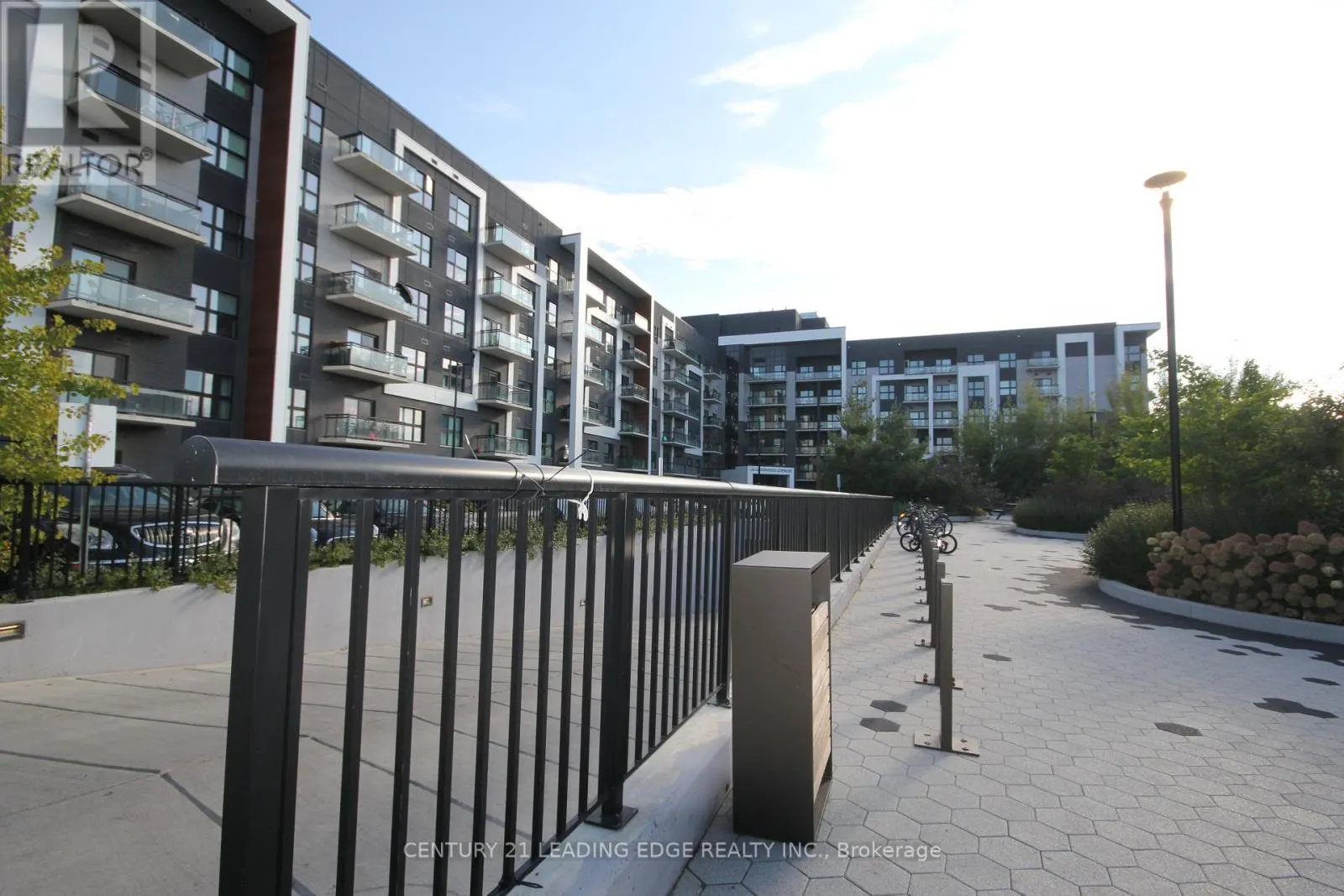 128 GROVEWOOD COMMON