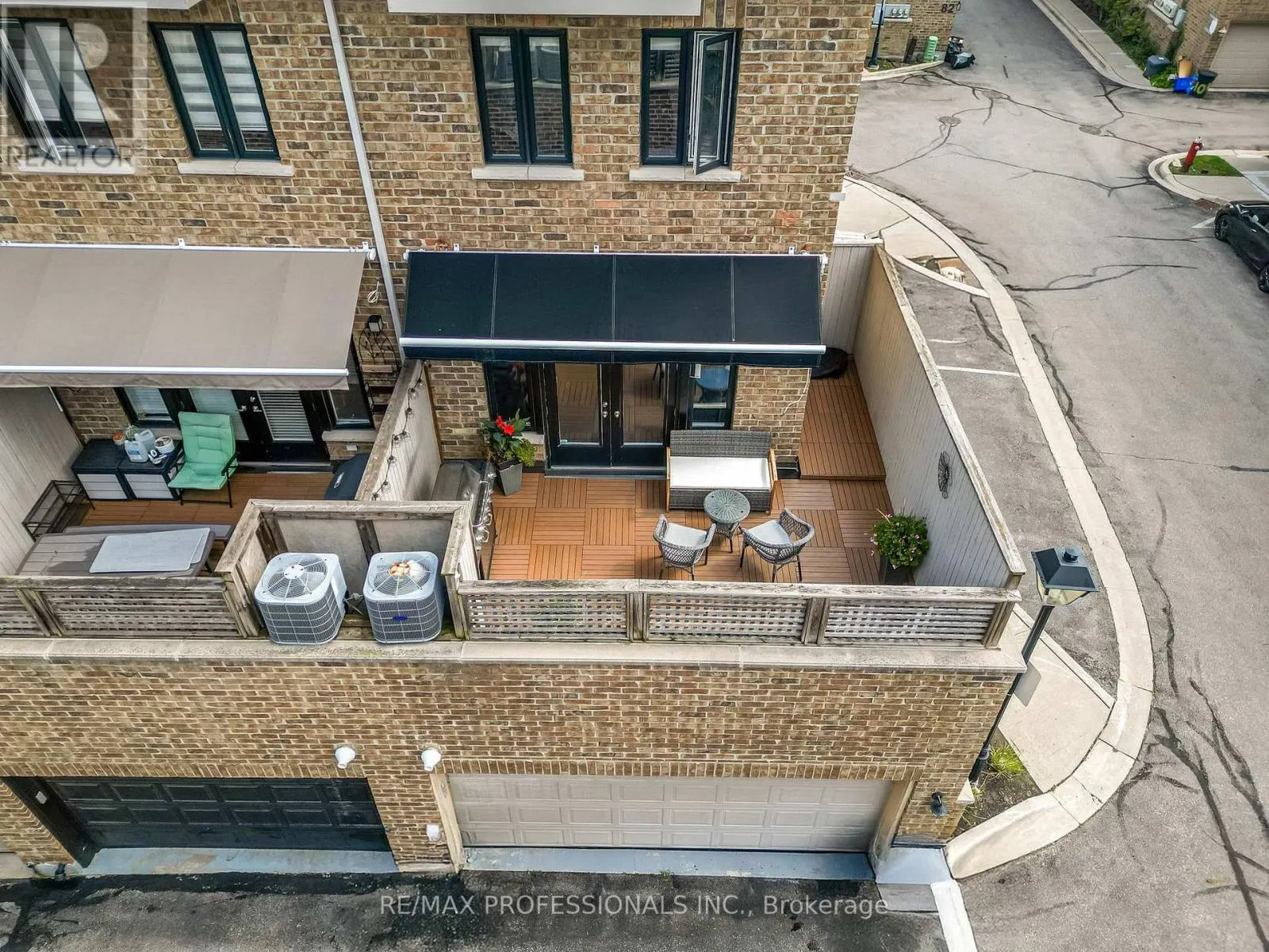 1 - 1812 BURNHAMTHORPE ROAD E