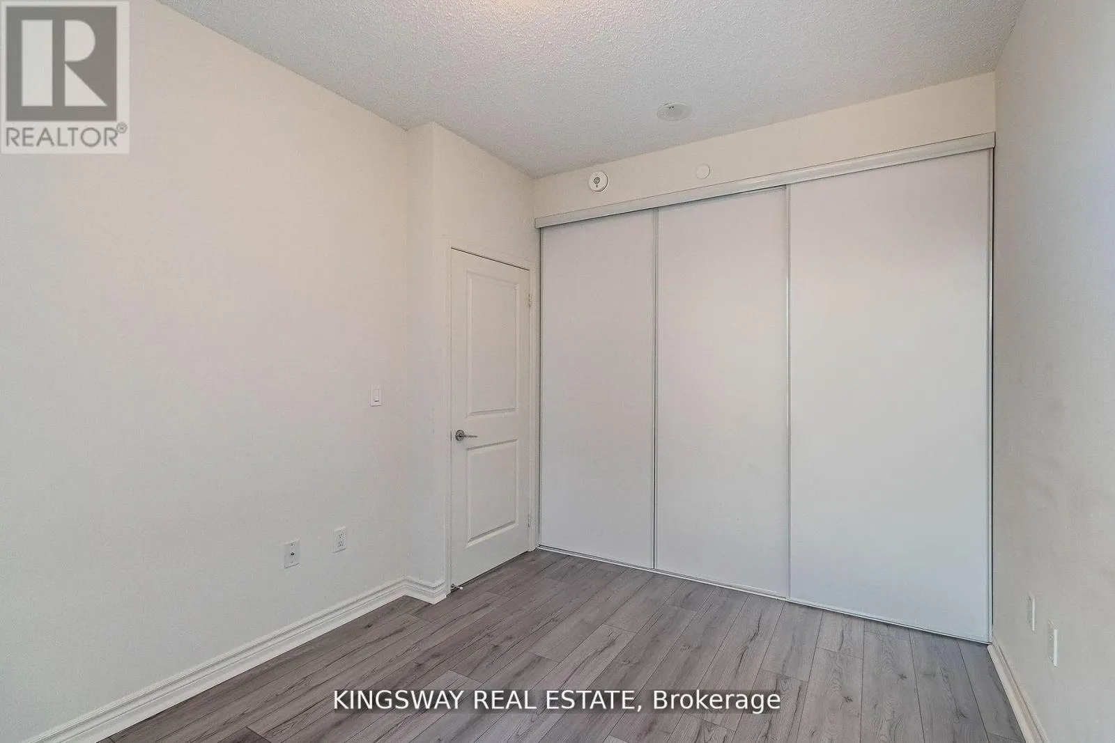 217 - 349 RATHBURN ROAD W