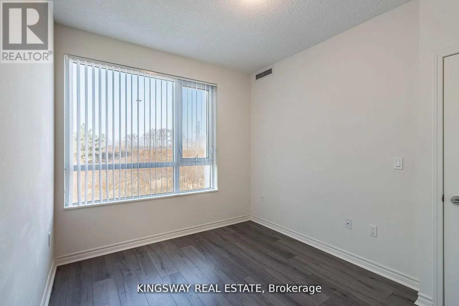 217 - 349 RATHBURN ROAD W