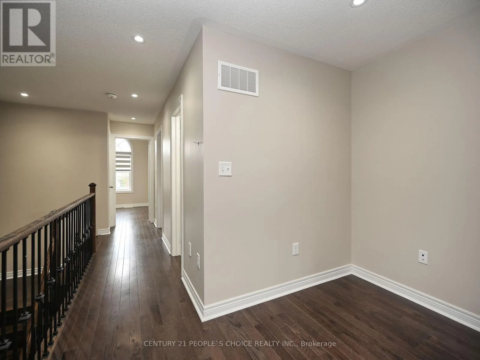 39 PEARMAN CRESCENT