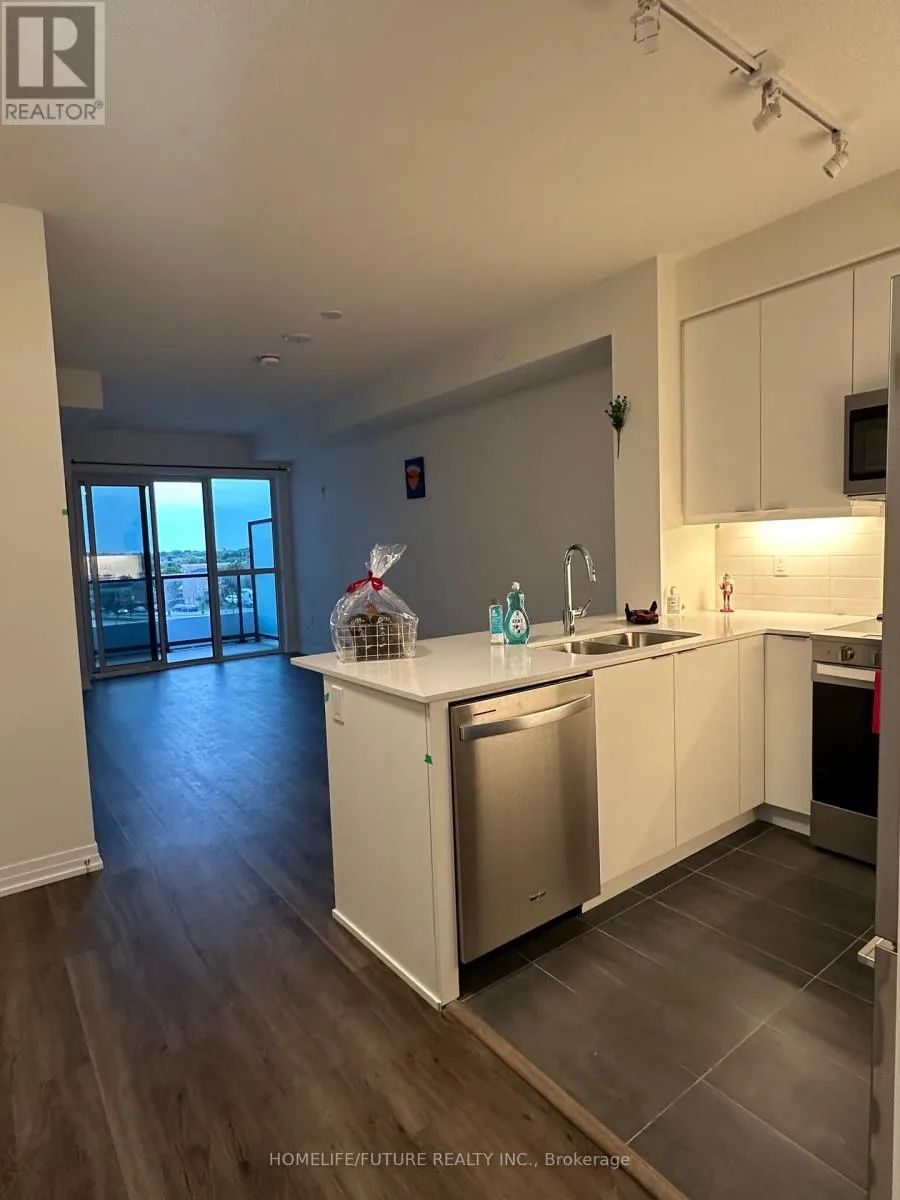315 - 15 WATERGARDEN DRIVE