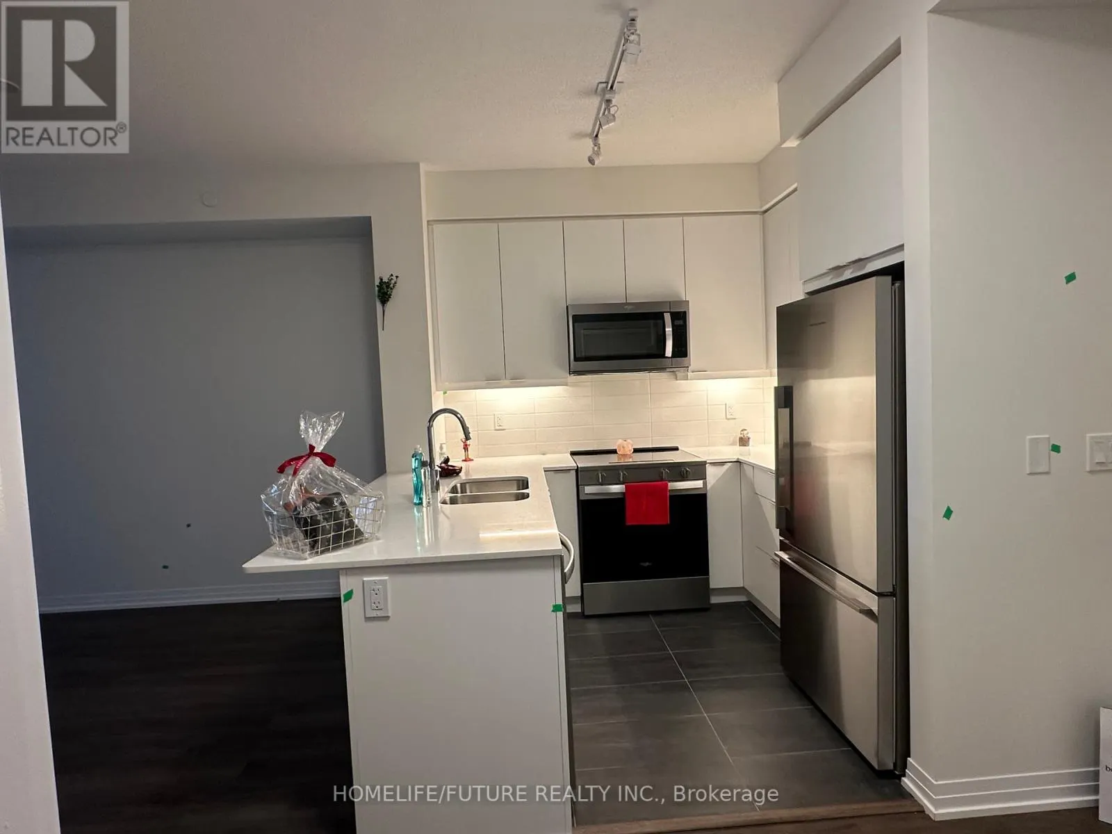 315 - 15 WATERGARDEN DRIVE