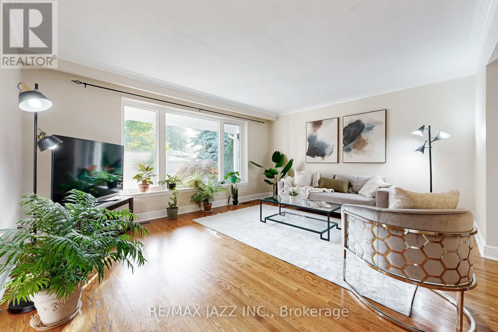 43 KINGSBOROUGH CRESCENT