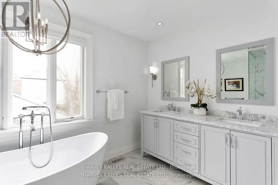 4673 DUNDAS STREET W