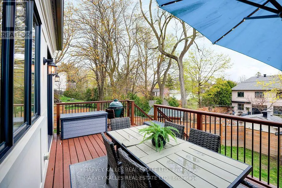 4673 DUNDAS STREET W