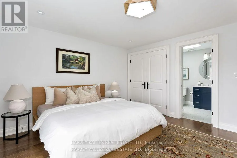 4673 DUNDAS STREET W