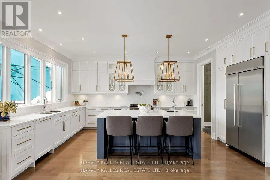 4673 DUNDAS STREET W