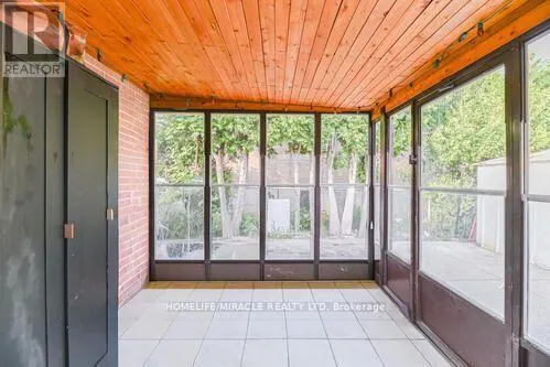 6 BEECHWOOD CRESCENT