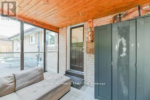 6 BEECHWOOD CRESCENT