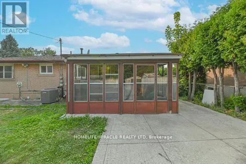 6 BEECHWOOD CRESCENT