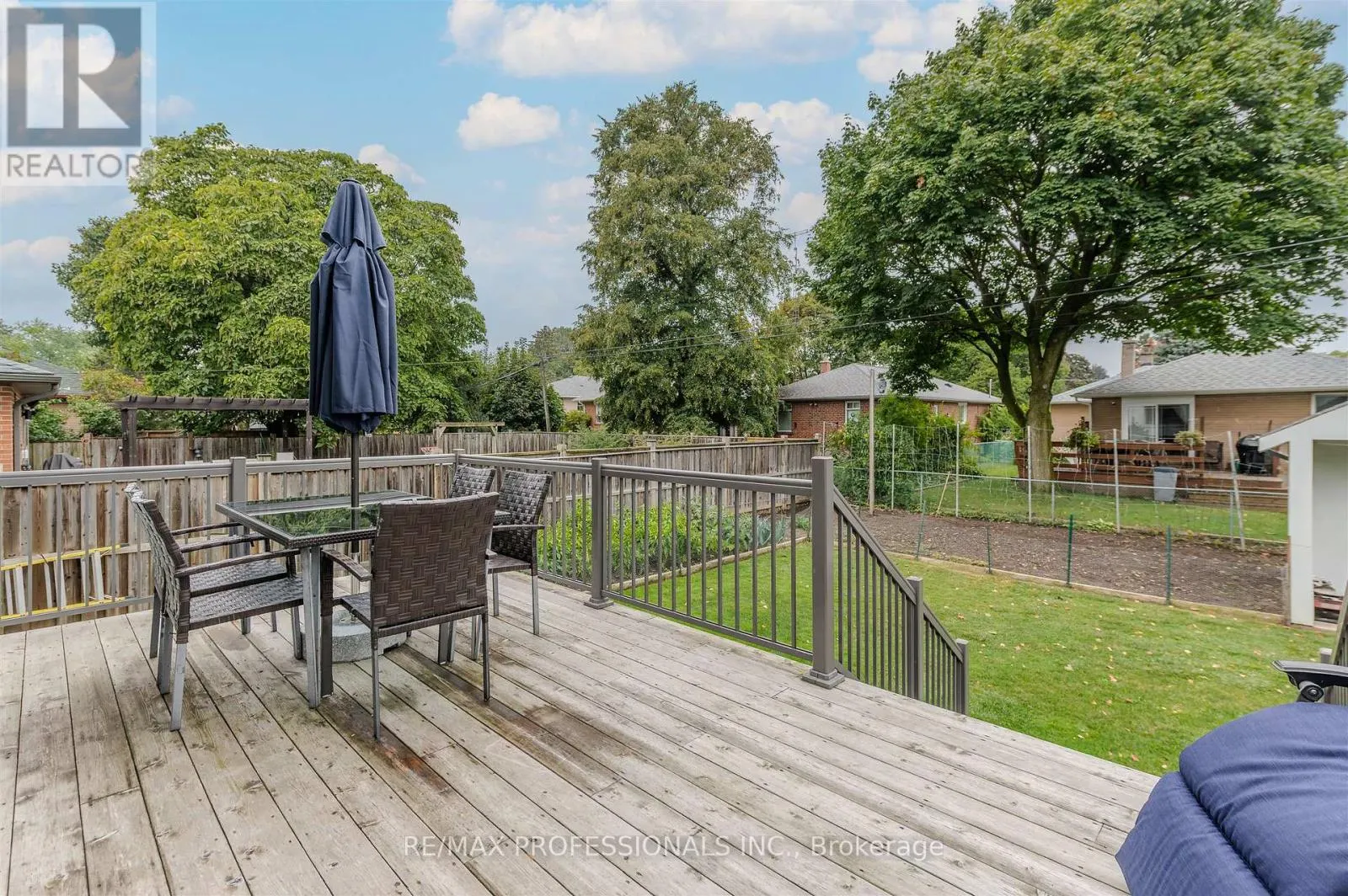 4 DUNROBIN DRIVE