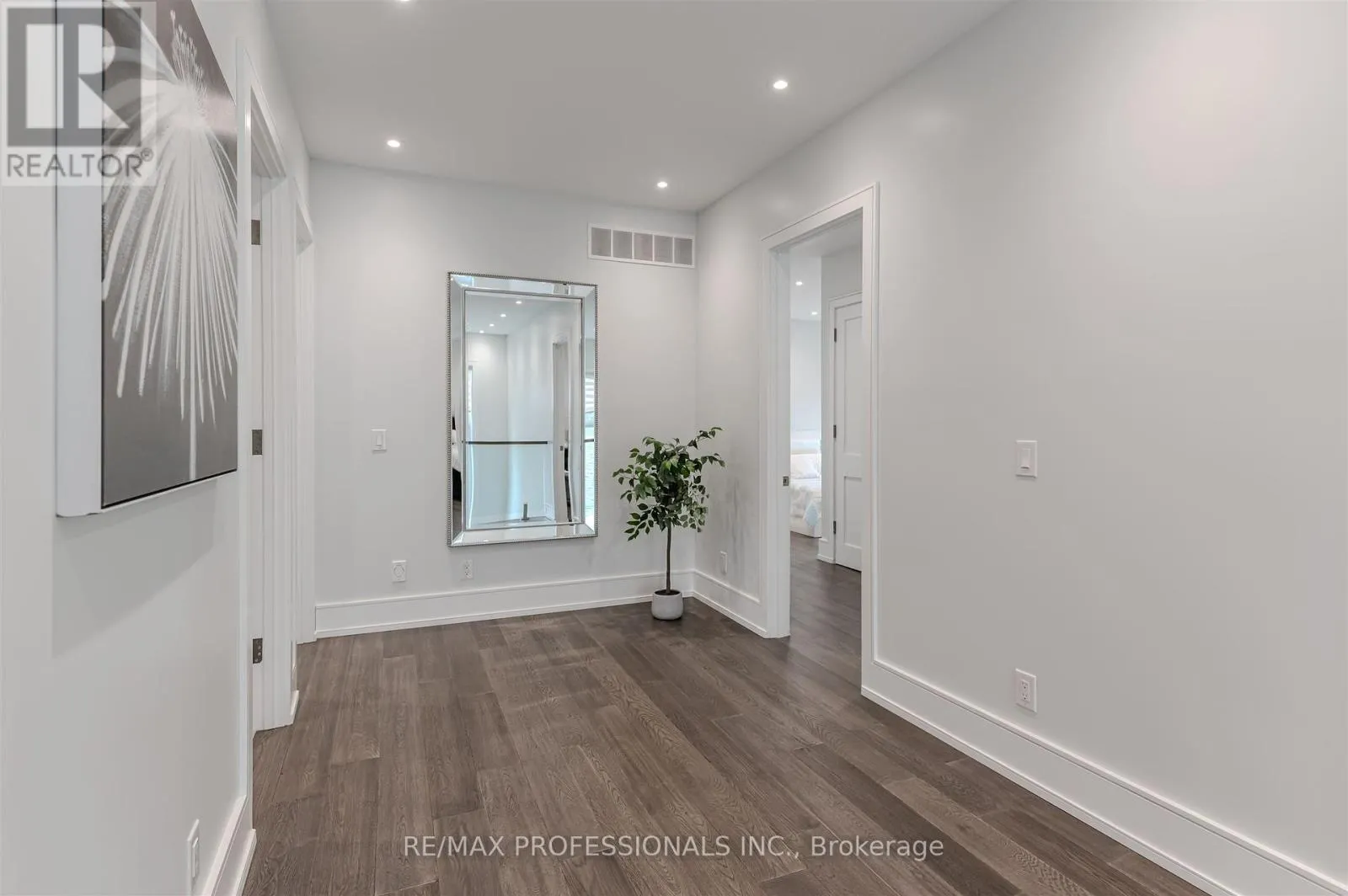 4 DUNROBIN DRIVE