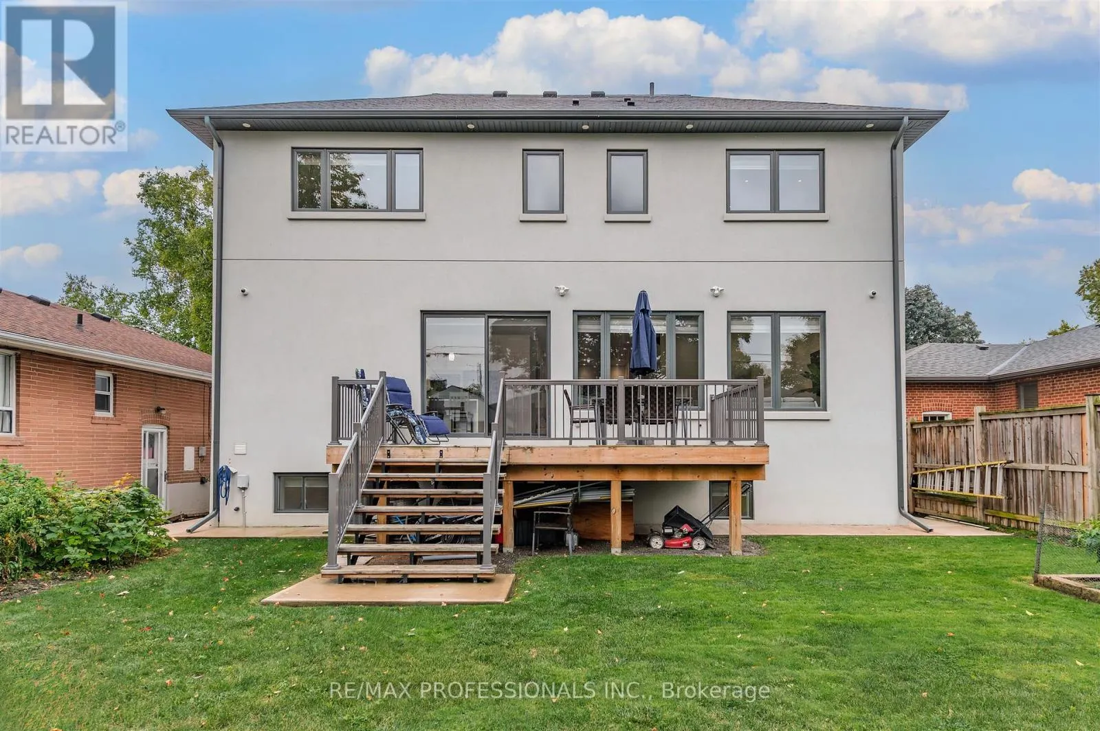 4 DUNROBIN DRIVE
