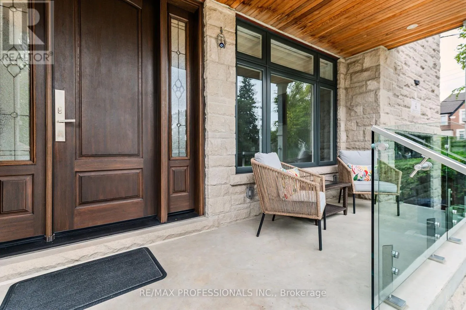 4 DUNROBIN DRIVE