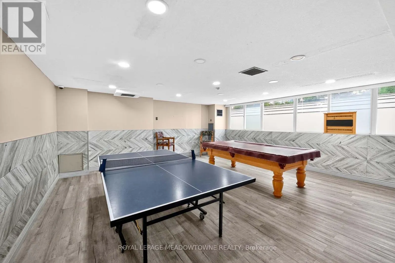 102 - 3695 KANEFF CRESCENT