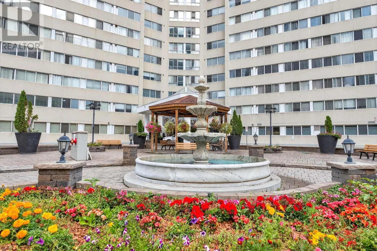 102 - 3695 KANEFF CRESCENT