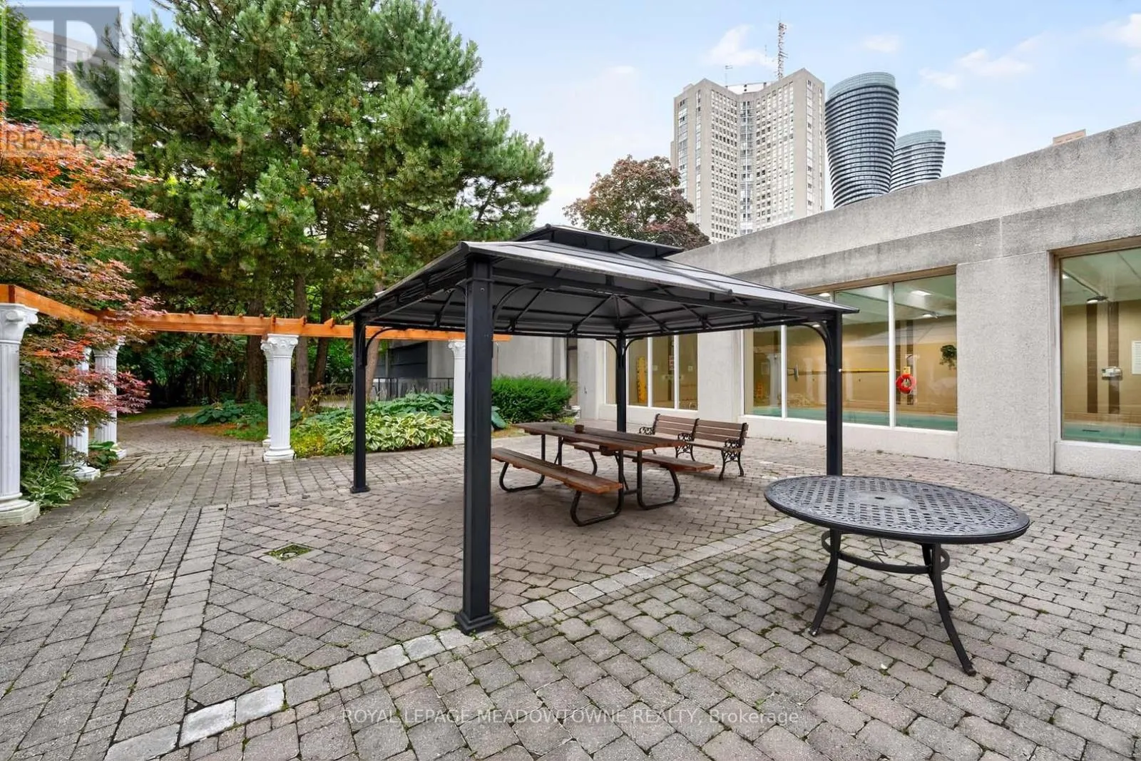 102 - 3695 KANEFF CRESCENT