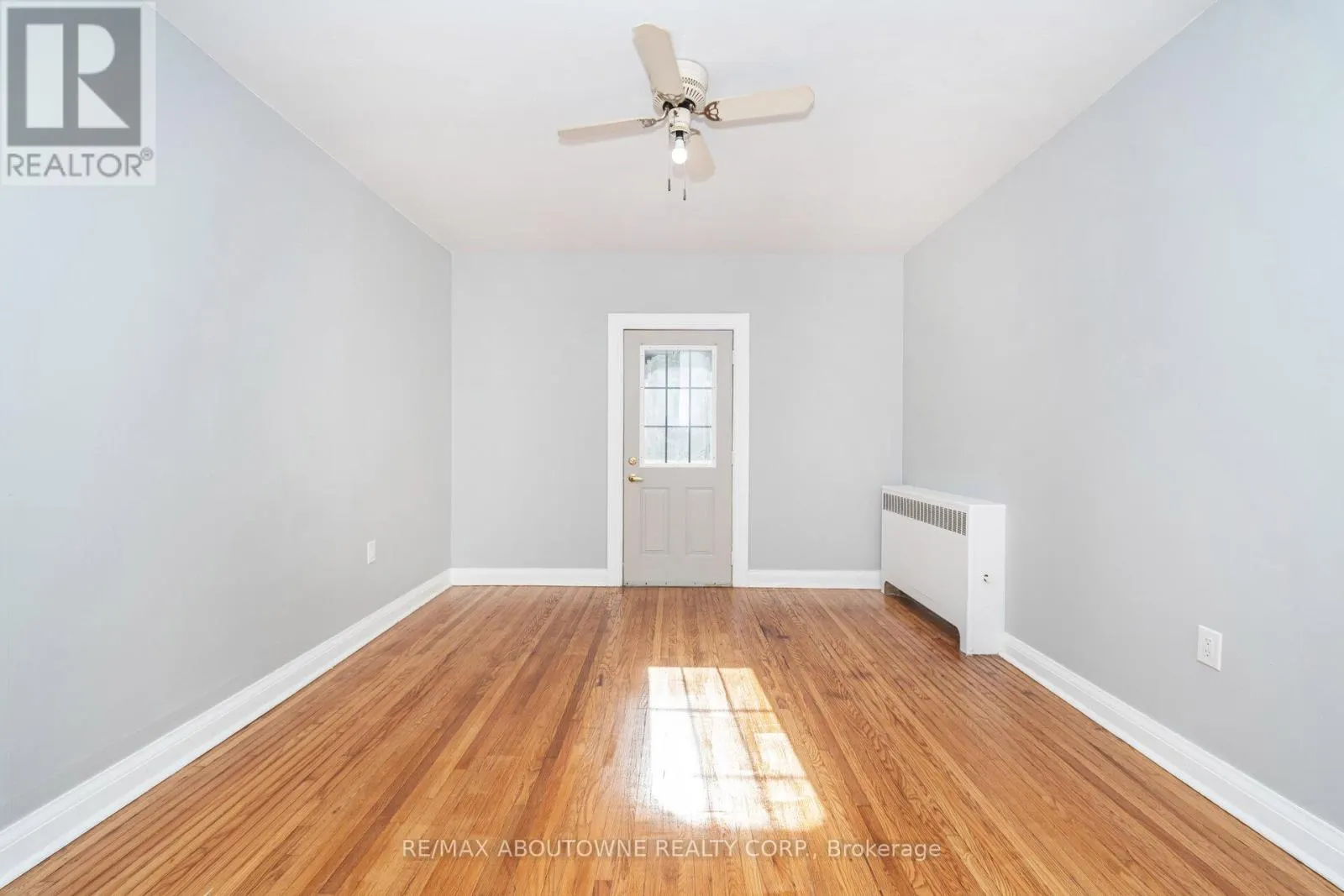 4 - 486 HOLTBY AVENUE