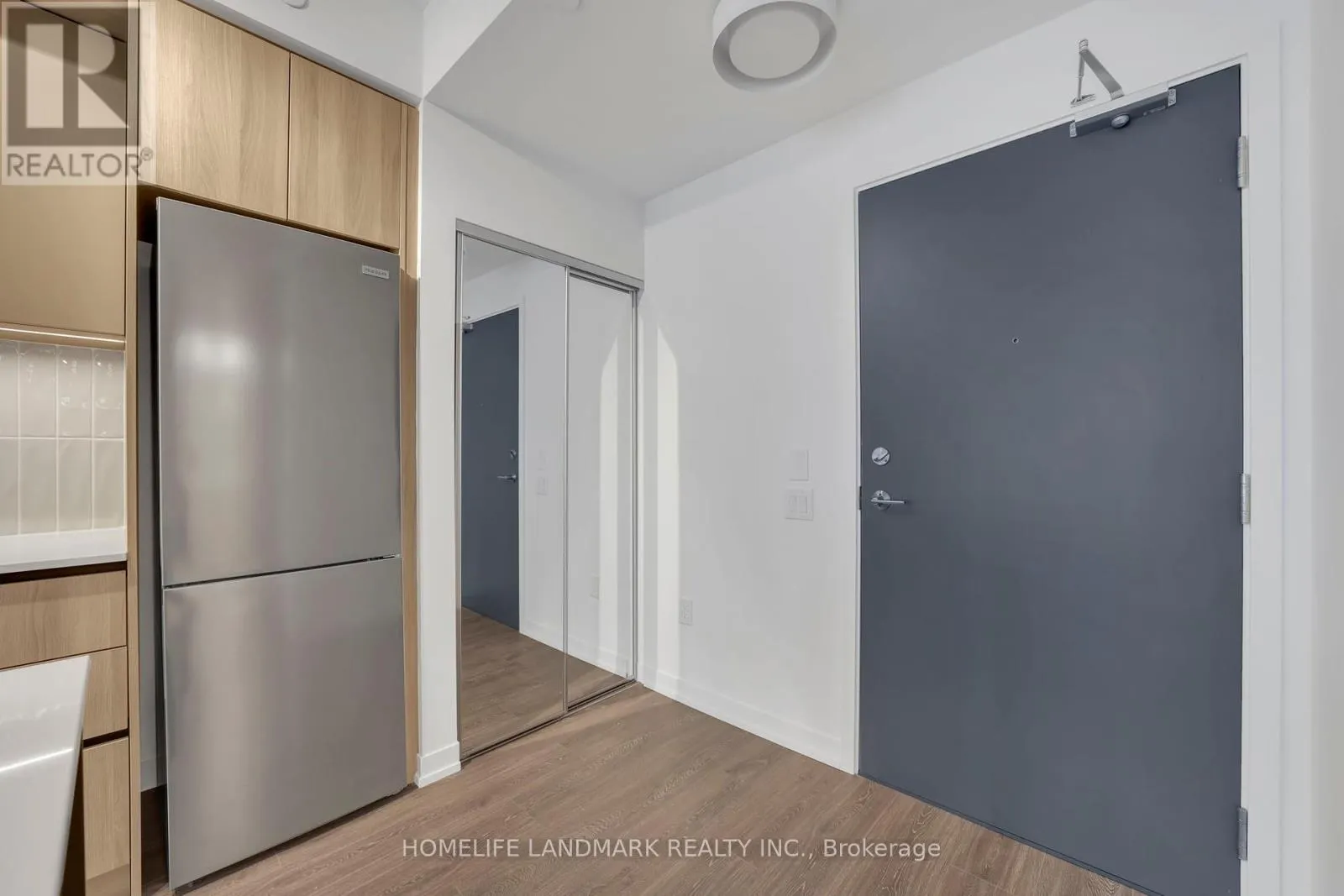 905 - 2485 EGLINTON AVENUE W