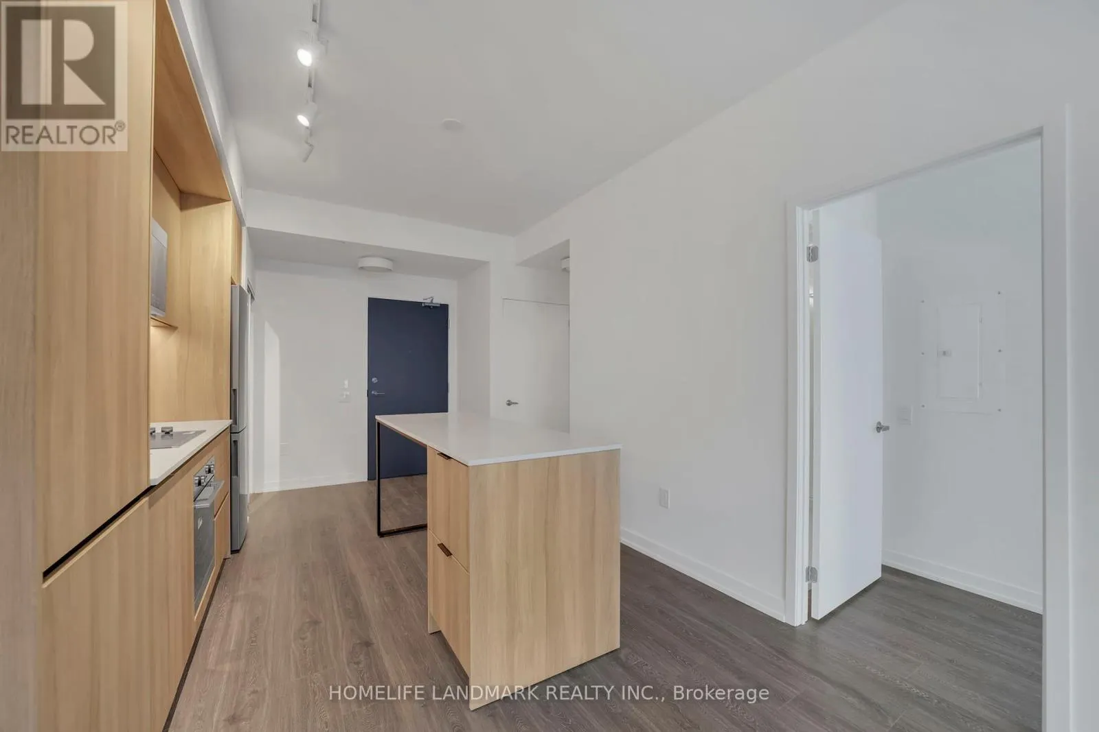 905 - 2485 EGLINTON AVENUE W