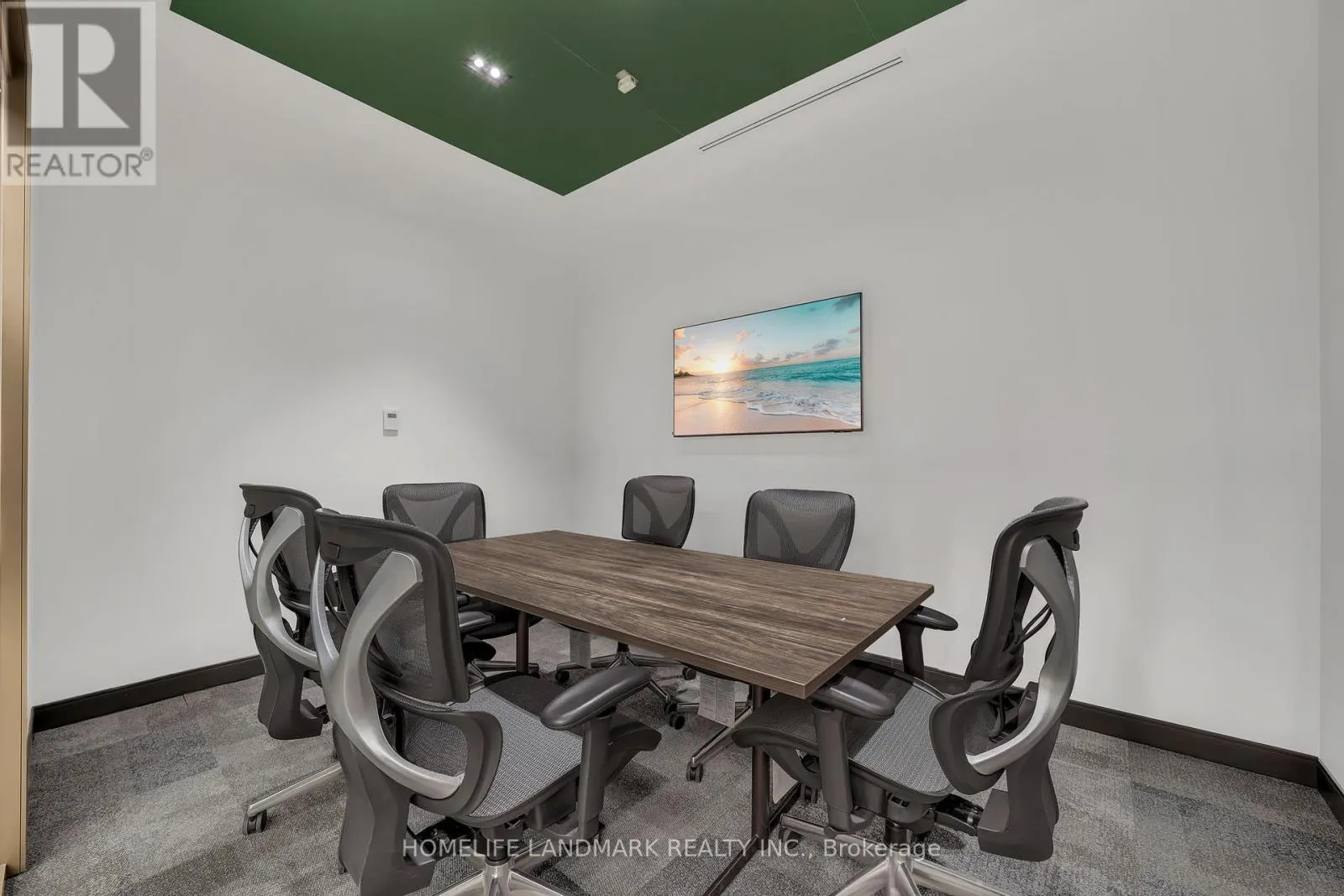 905 - 2485 EGLINTON AVENUE W