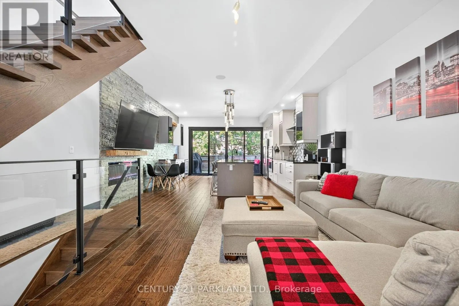 10 REXFORD ROAD