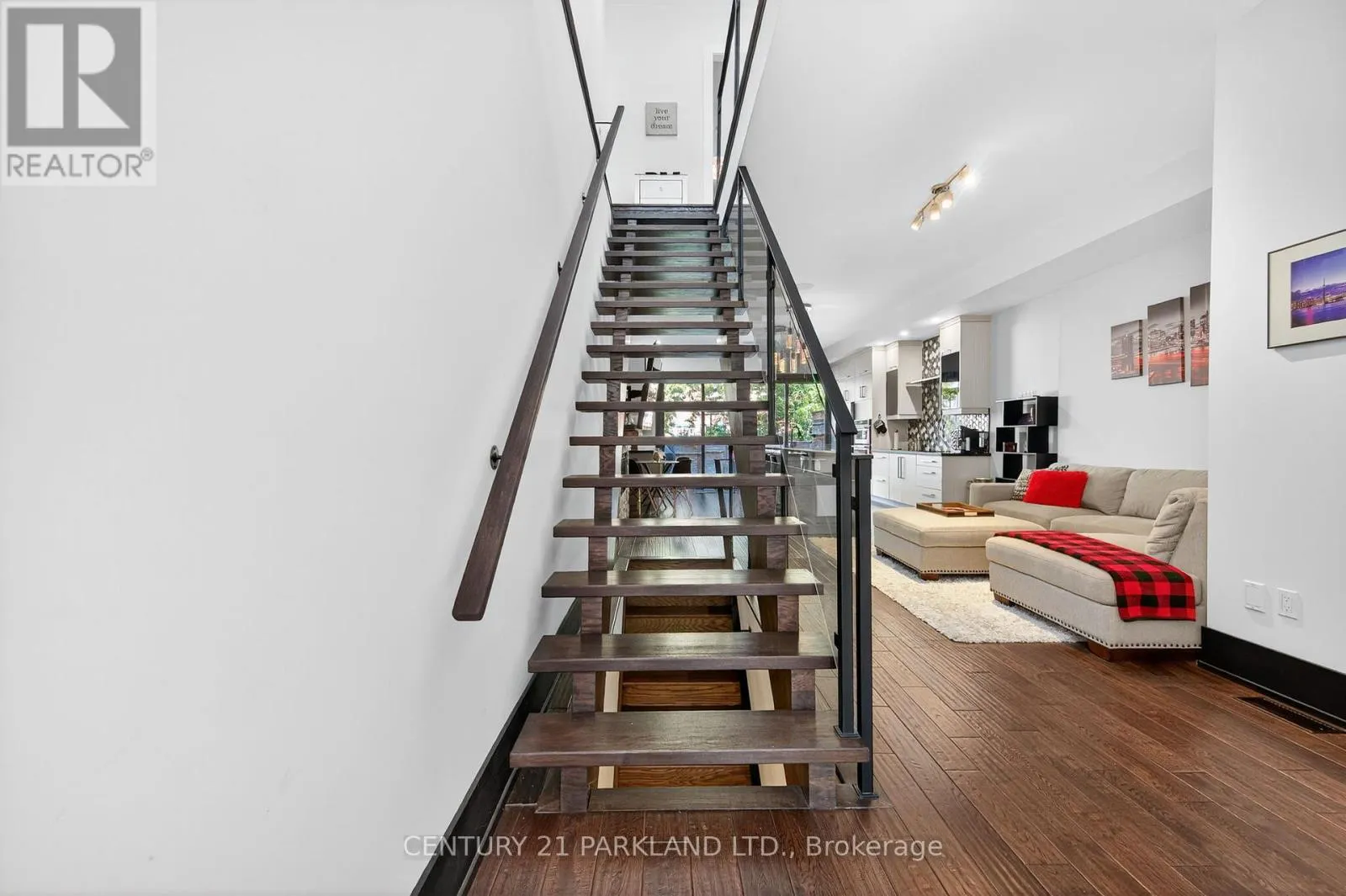 10 REXFORD ROAD