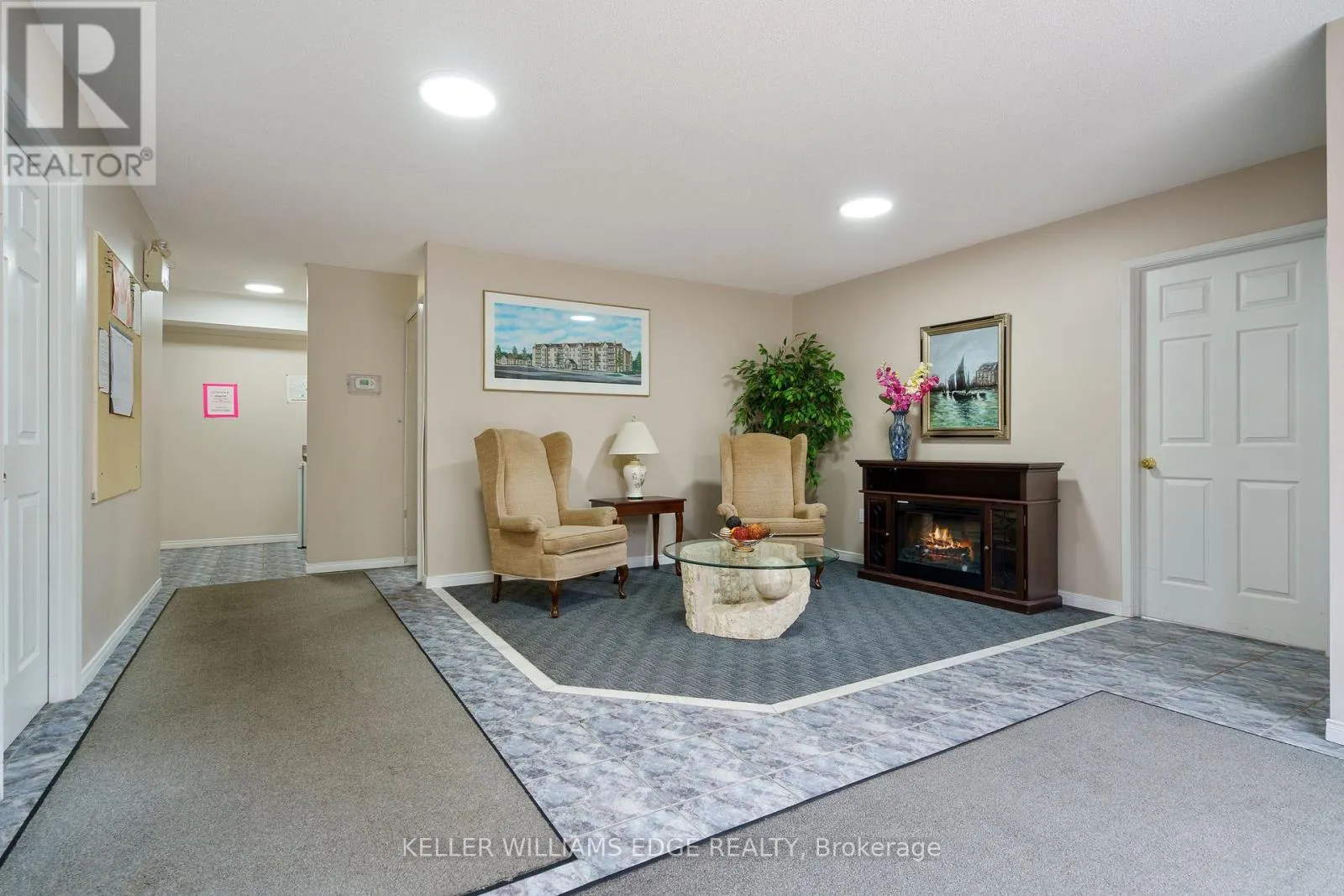 A304 - 216 PLAINS ROAD W