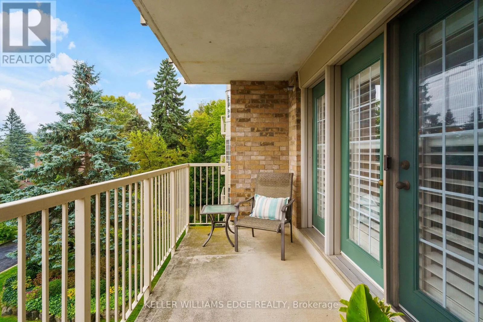 A304 - 216 PLAINS ROAD W