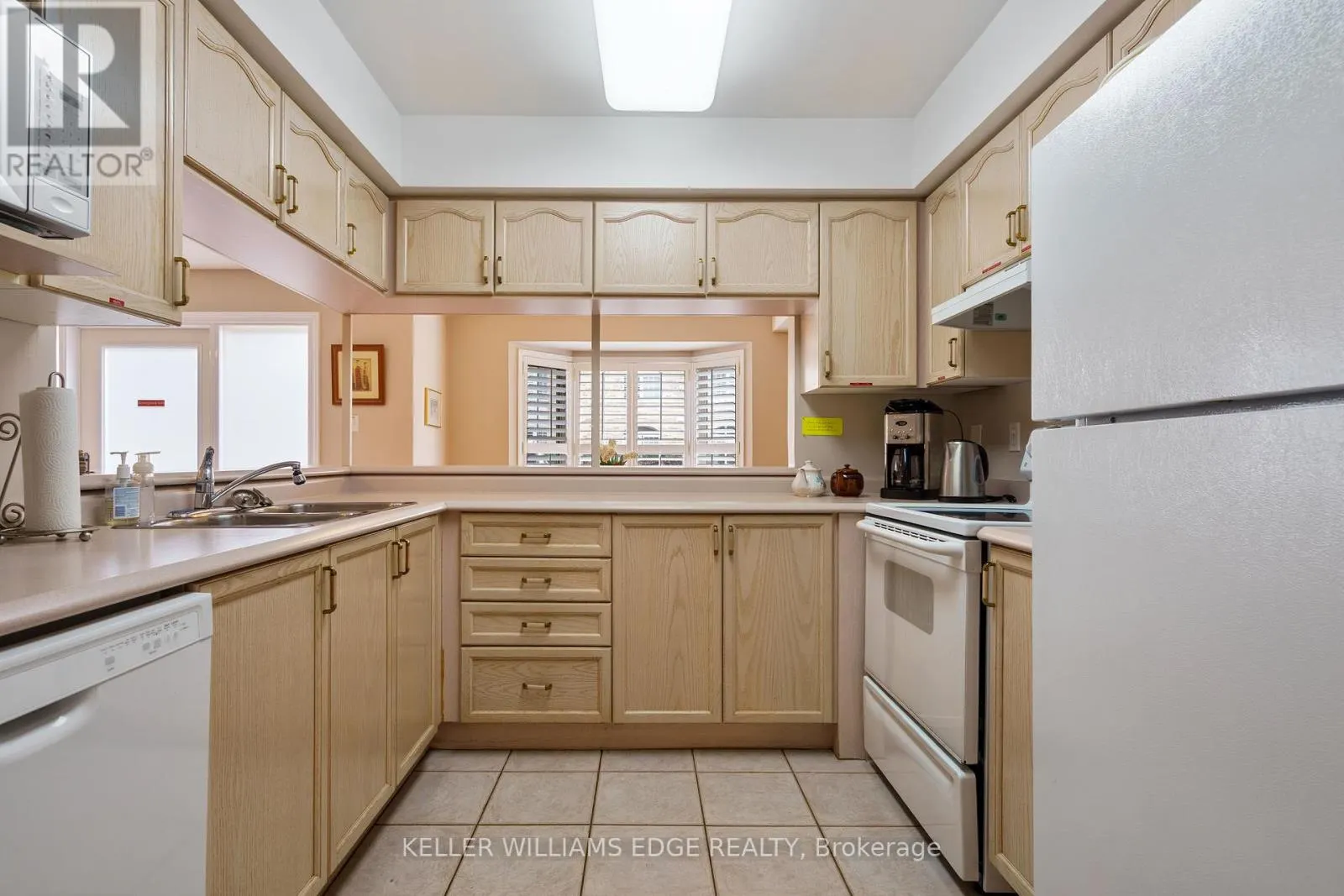 A304 - 216 PLAINS ROAD W