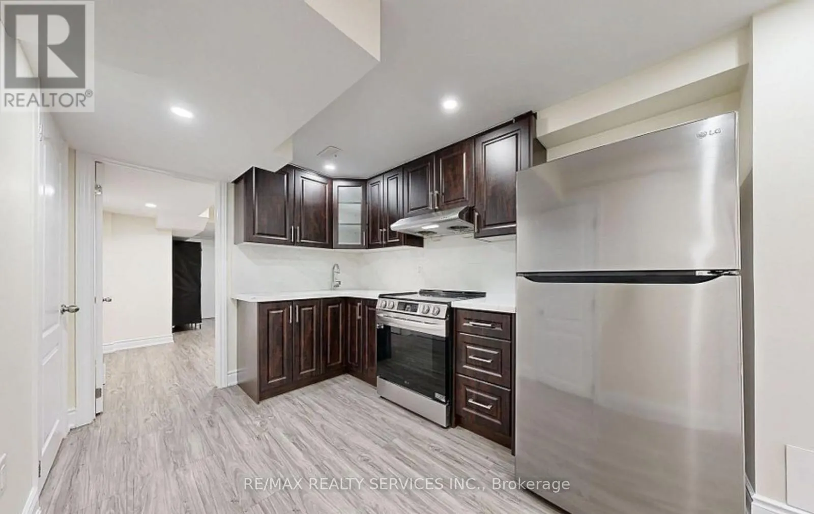 (BASEMENT) - 7095 VILLAGE WALK