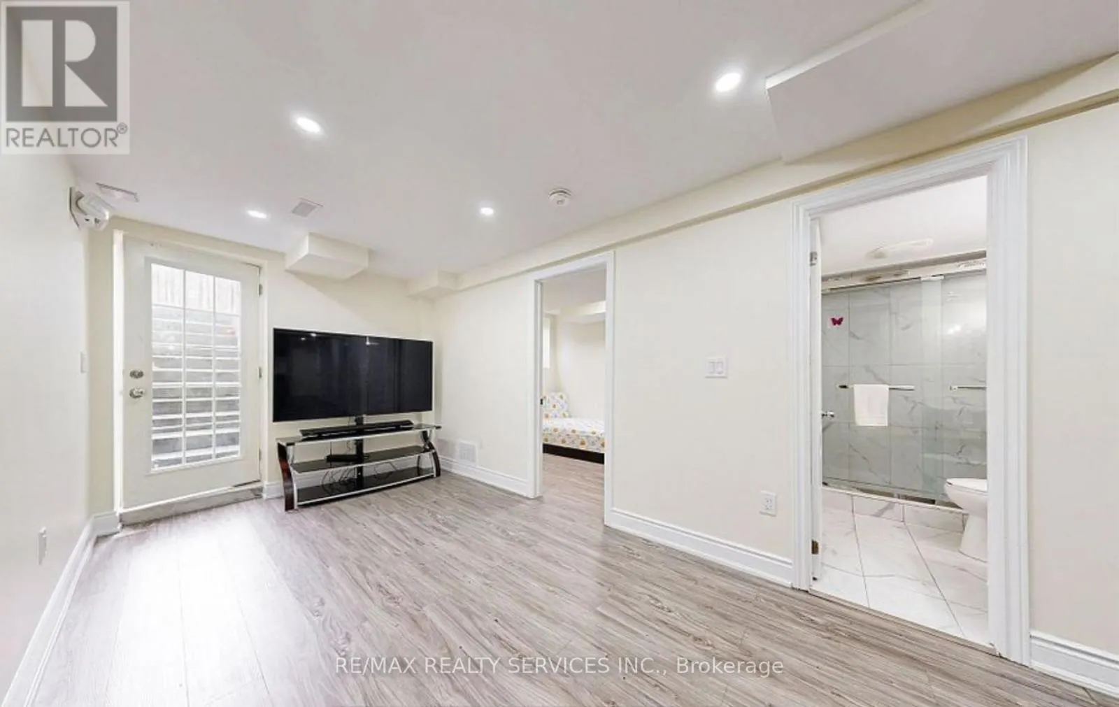 (BASEMENT) - 7095 VILLAGE WALK
