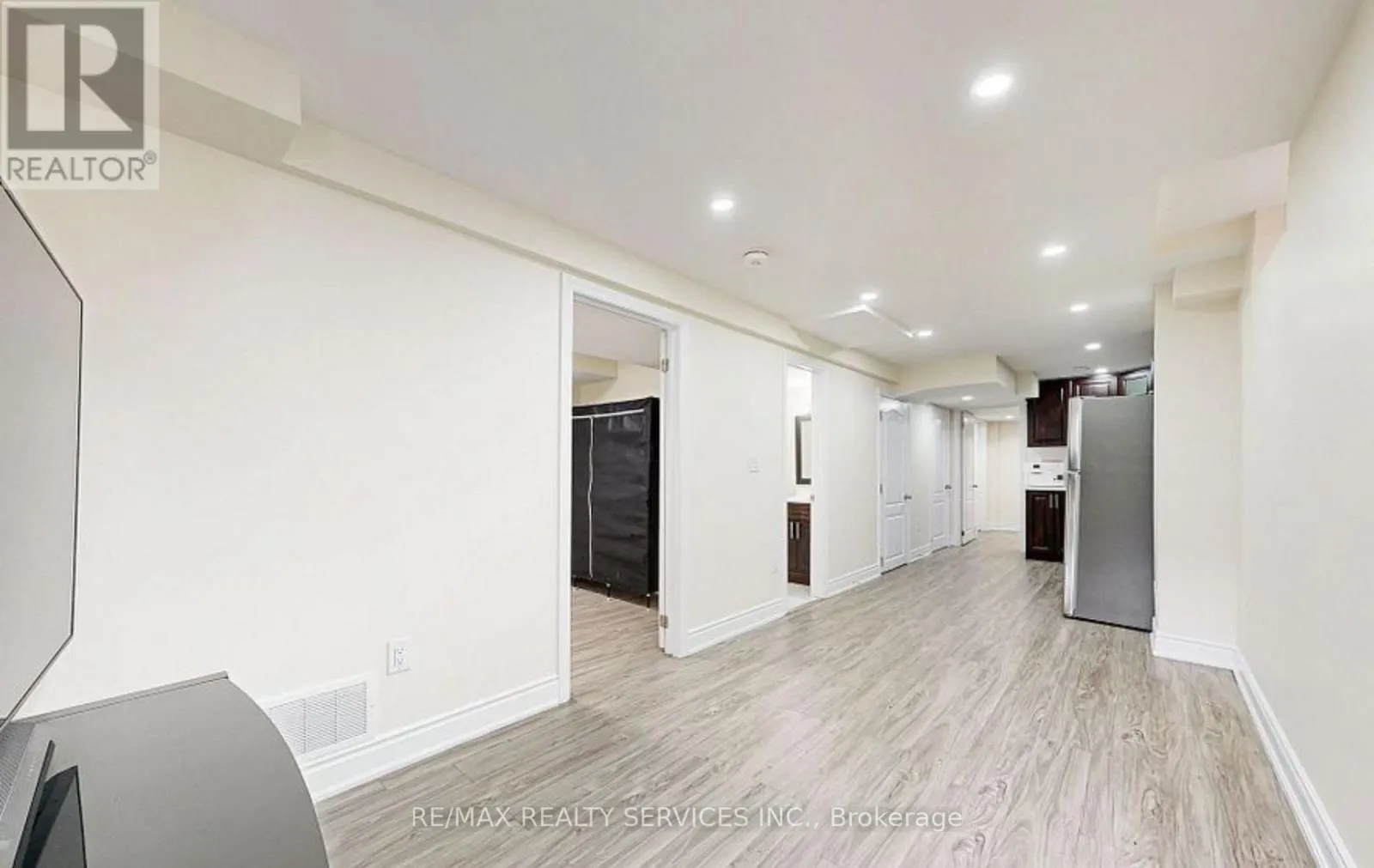(BASEMENT) - 7095 VILLAGE WALK