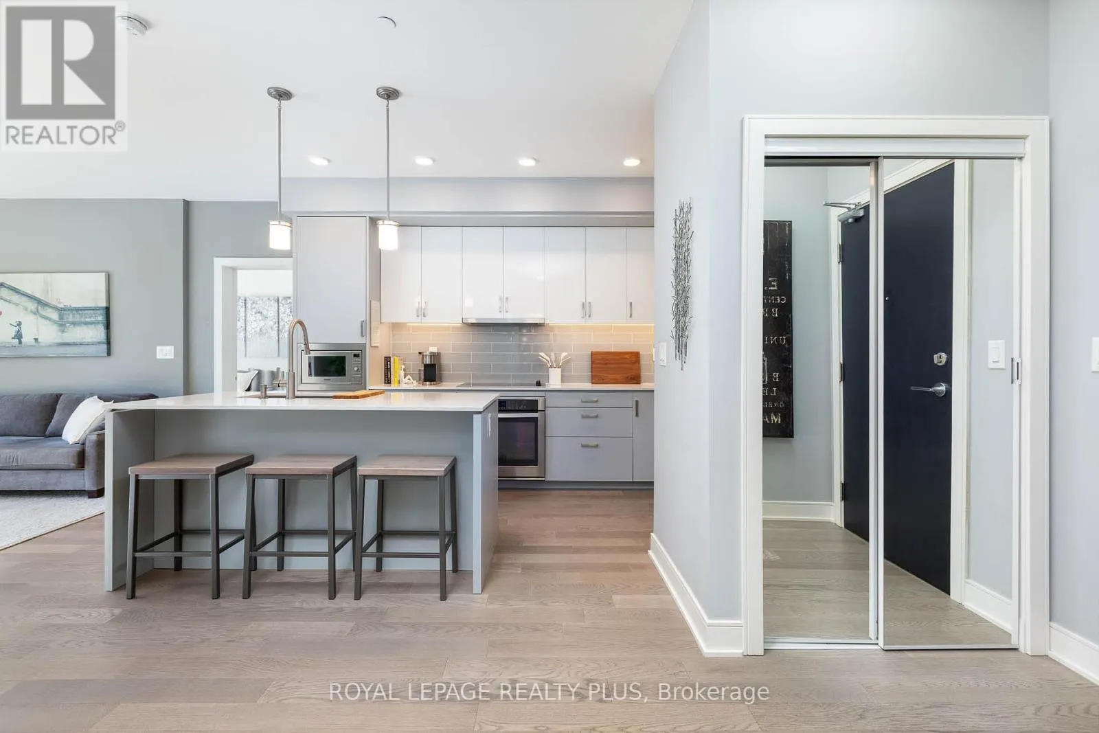 105 - 1575 LAKESHORE ROAD W