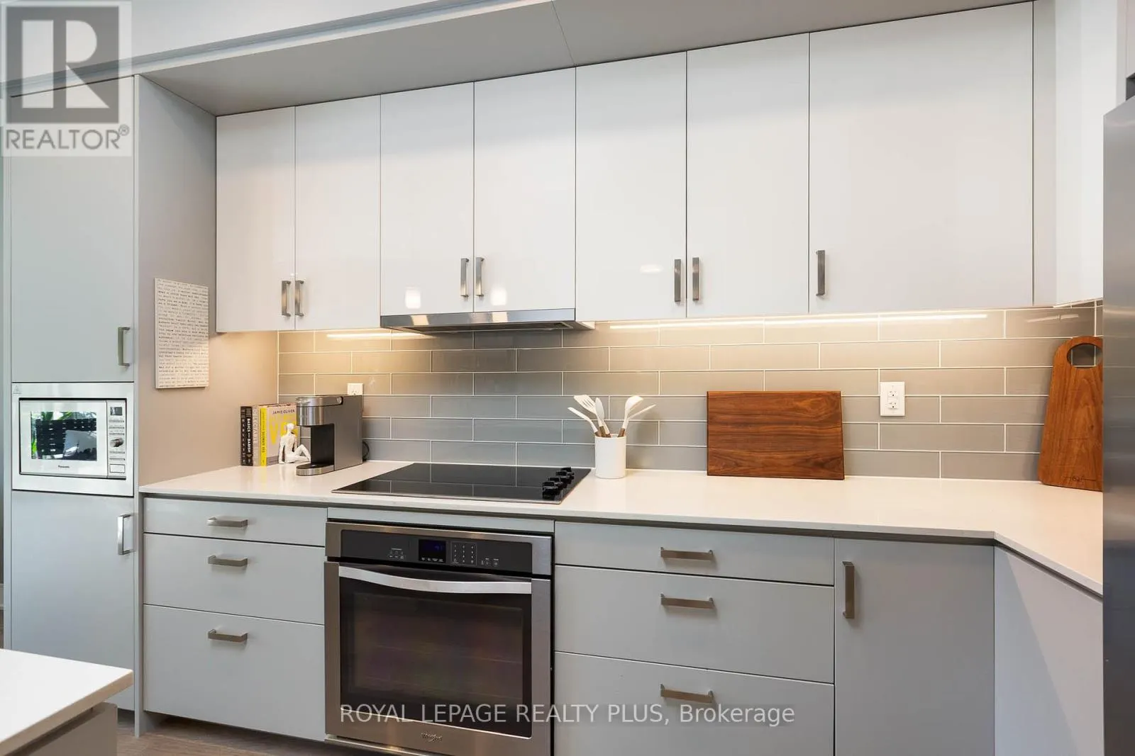 105 - 1575 LAKESHORE ROAD W