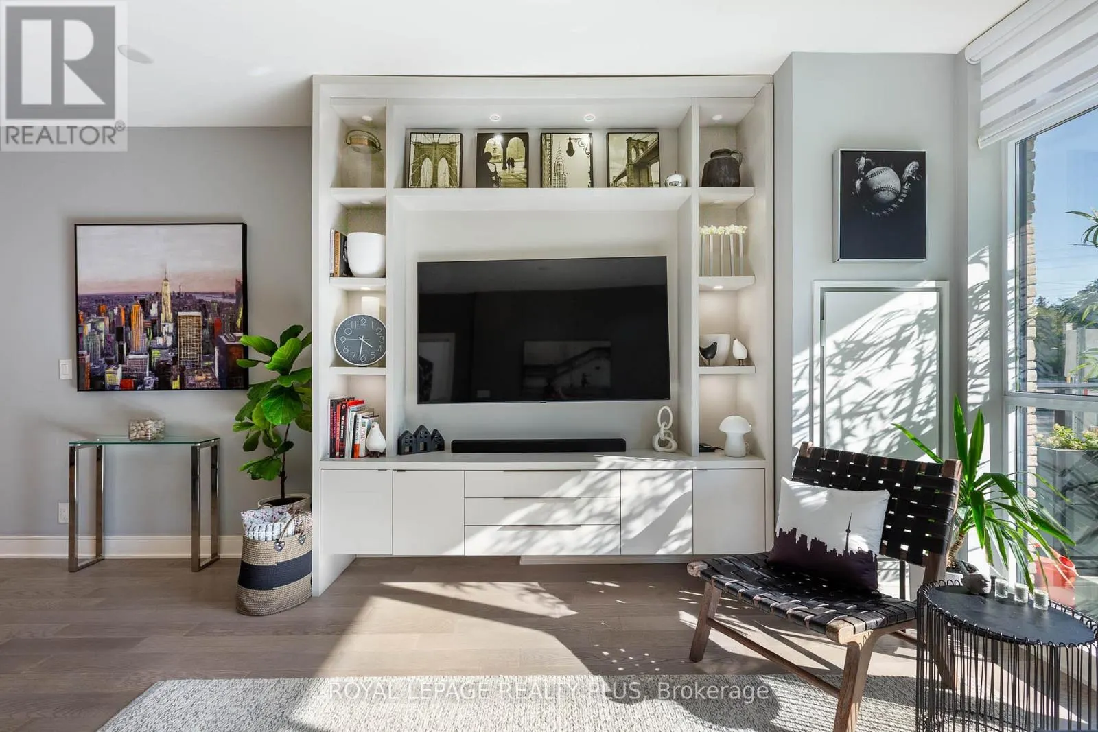105 - 1575 LAKESHORE ROAD W