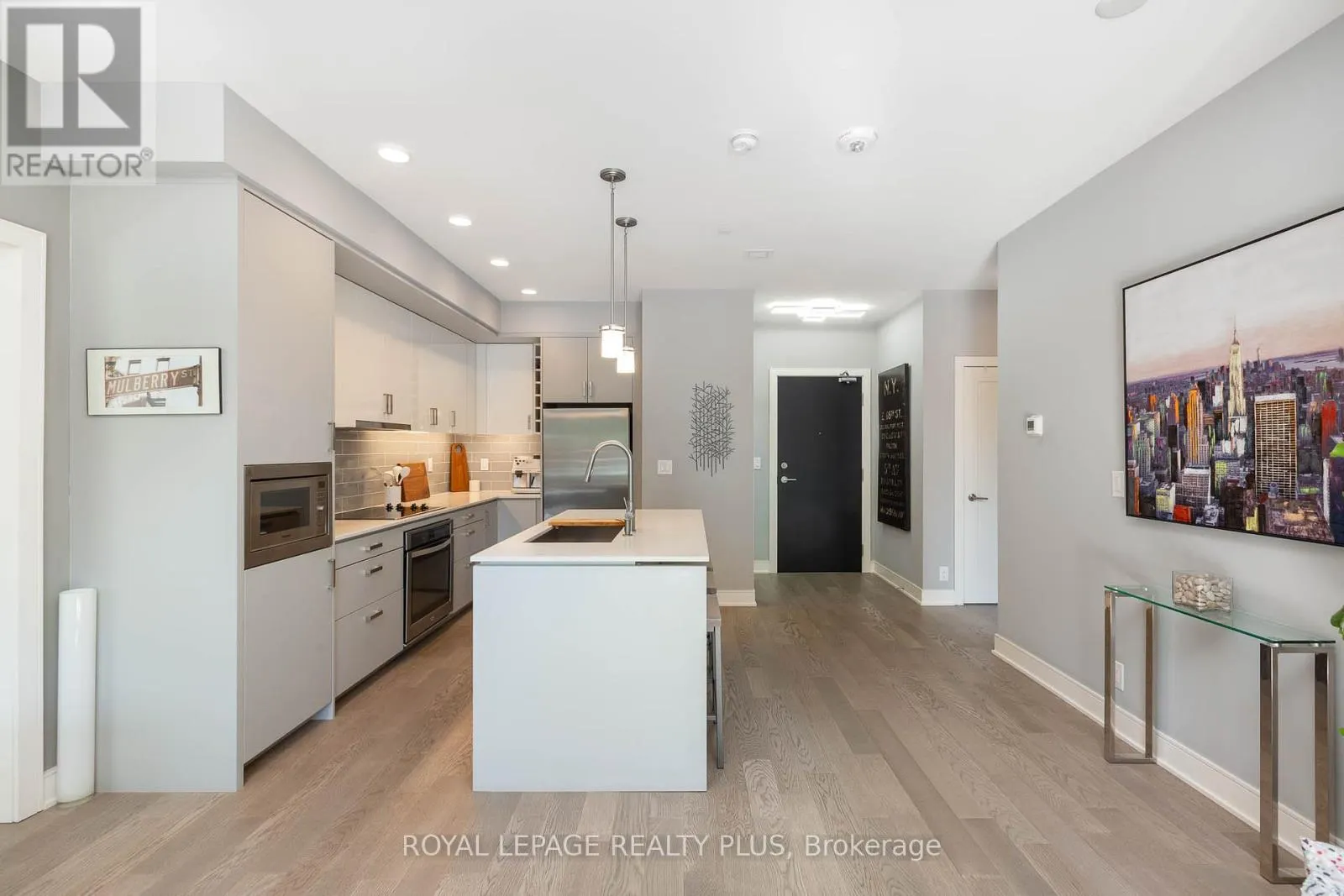 105 - 1575 LAKESHORE ROAD W