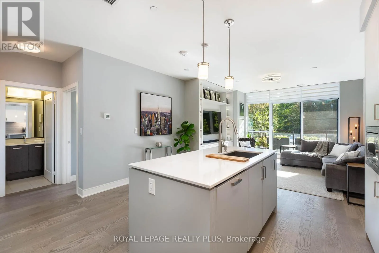 105 - 1575 LAKESHORE ROAD W