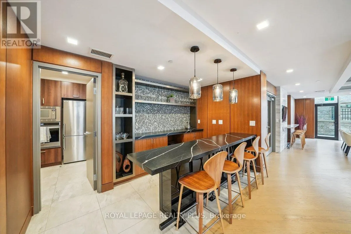 105 - 1575 LAKESHORE ROAD W