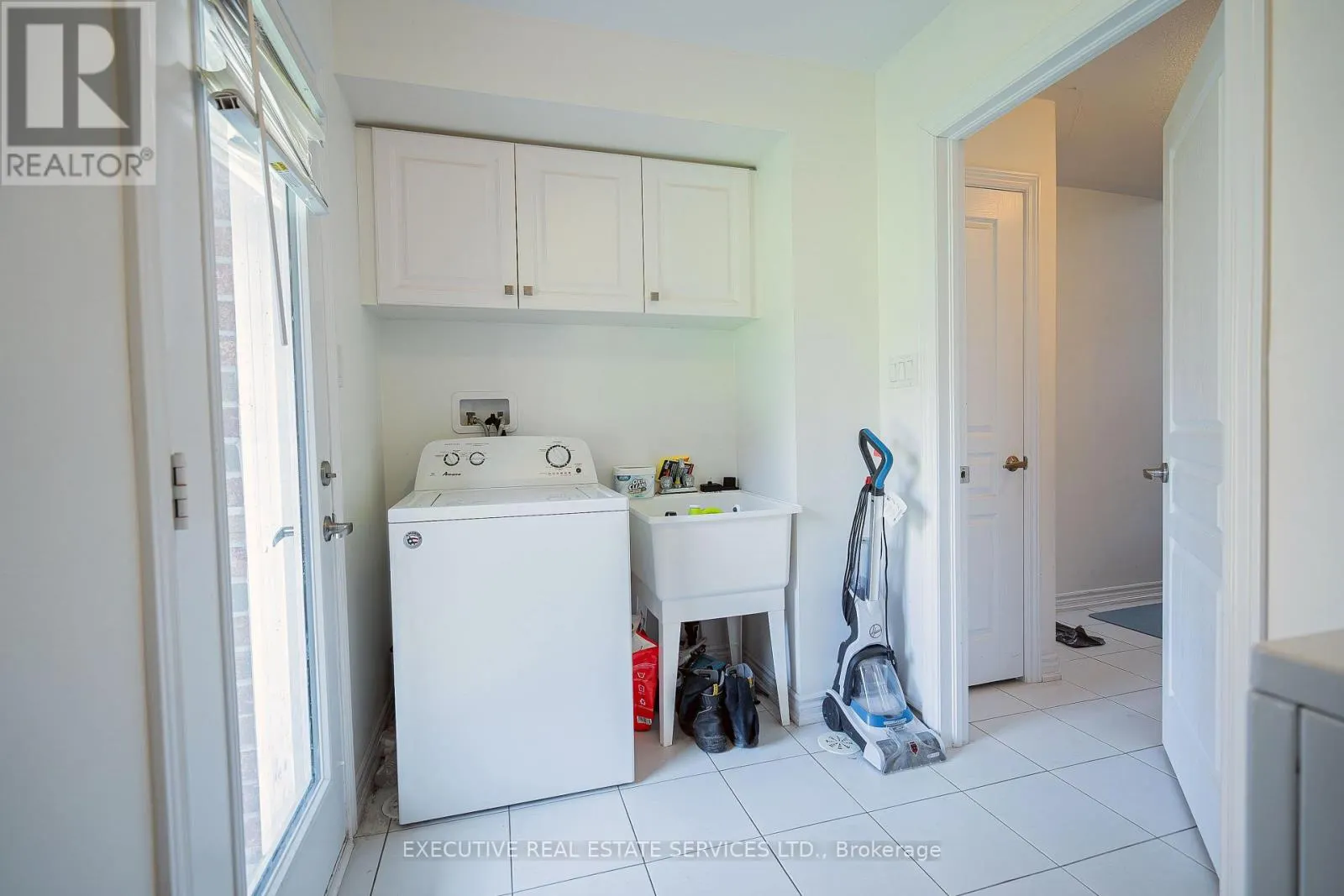 6 ABERCOVE CLOSE