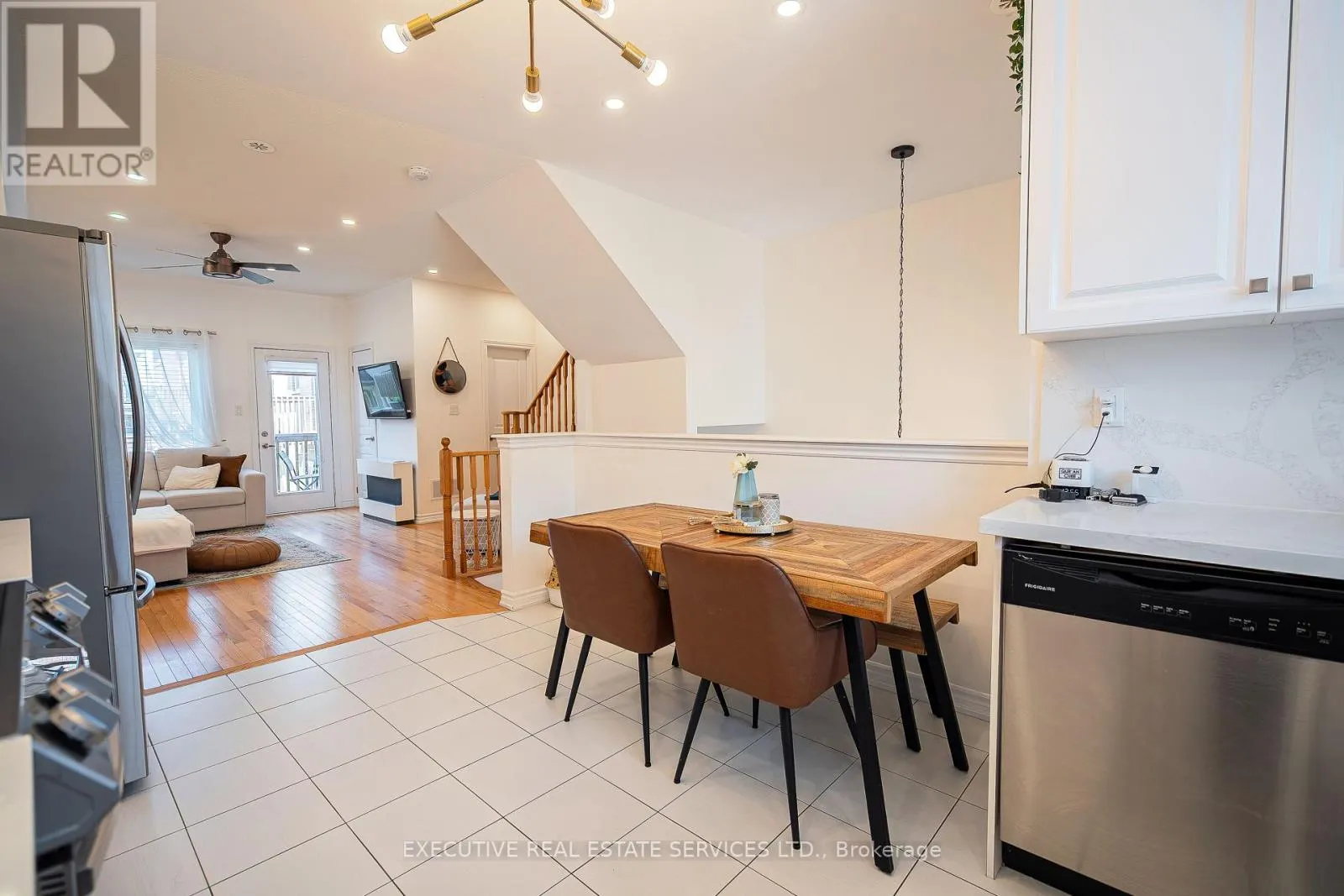 6 ABERCOVE CLOSE