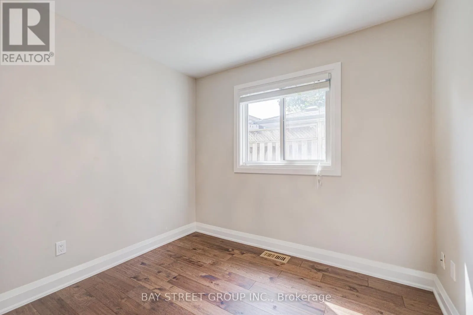 500 TIPPERTON CRESCENT