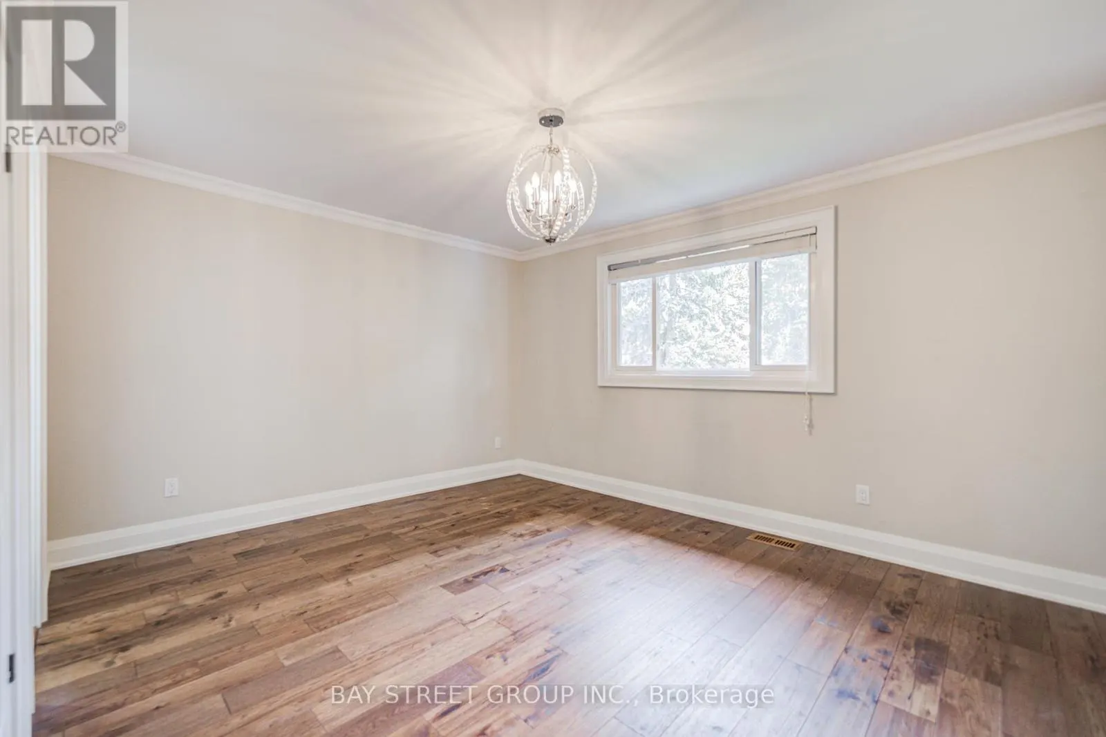 500 TIPPERTON CRESCENT