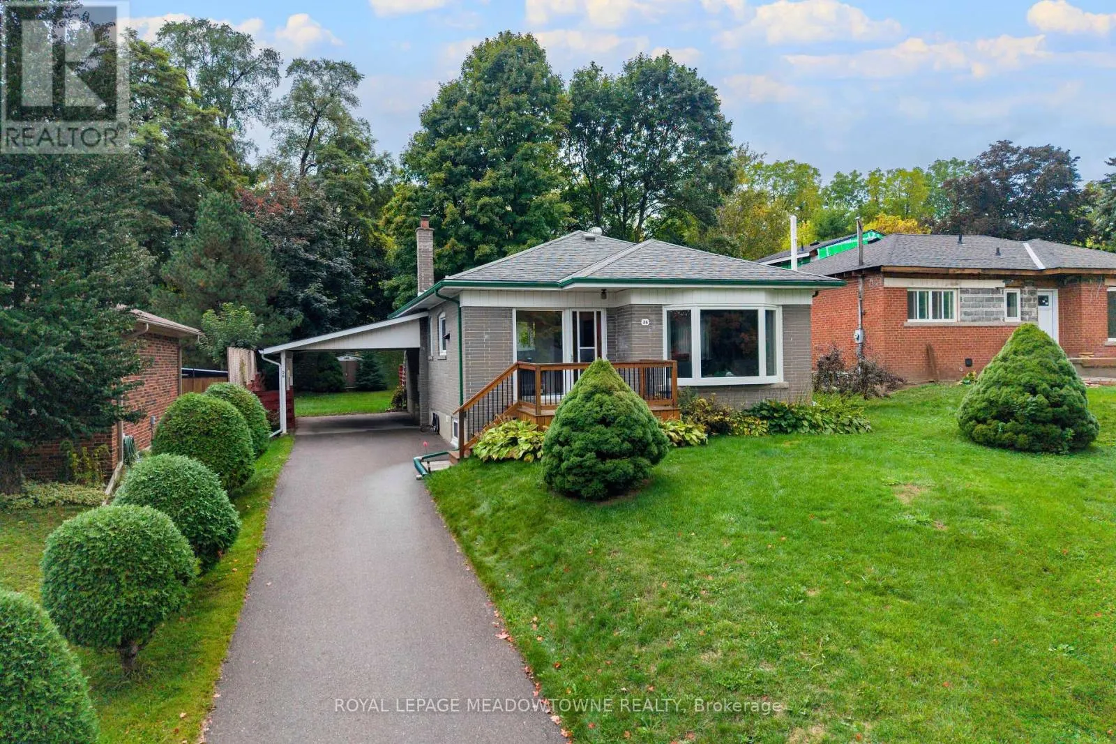 36 HEWSON CRESCENT