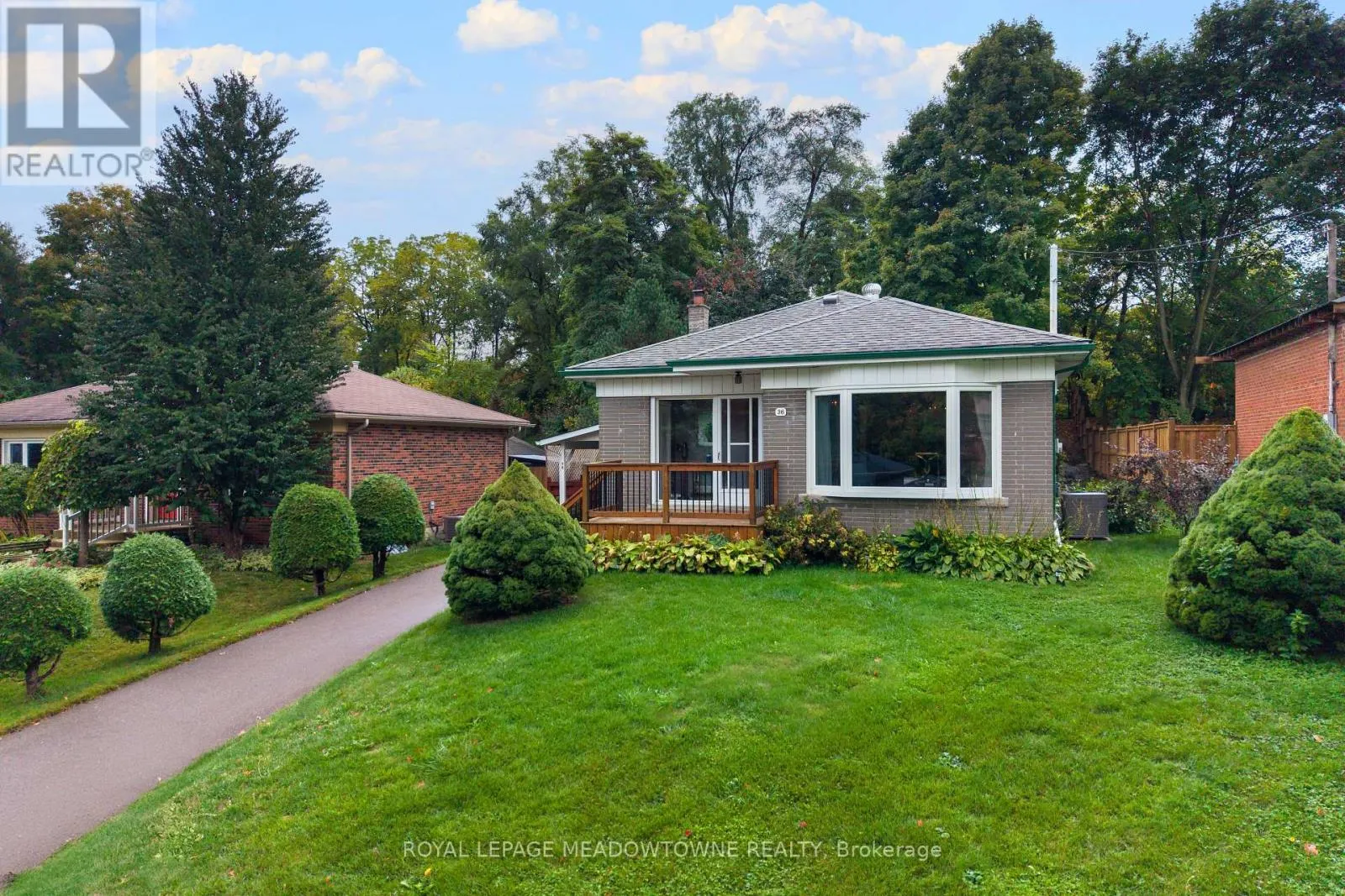 36 HEWSON CRESCENT