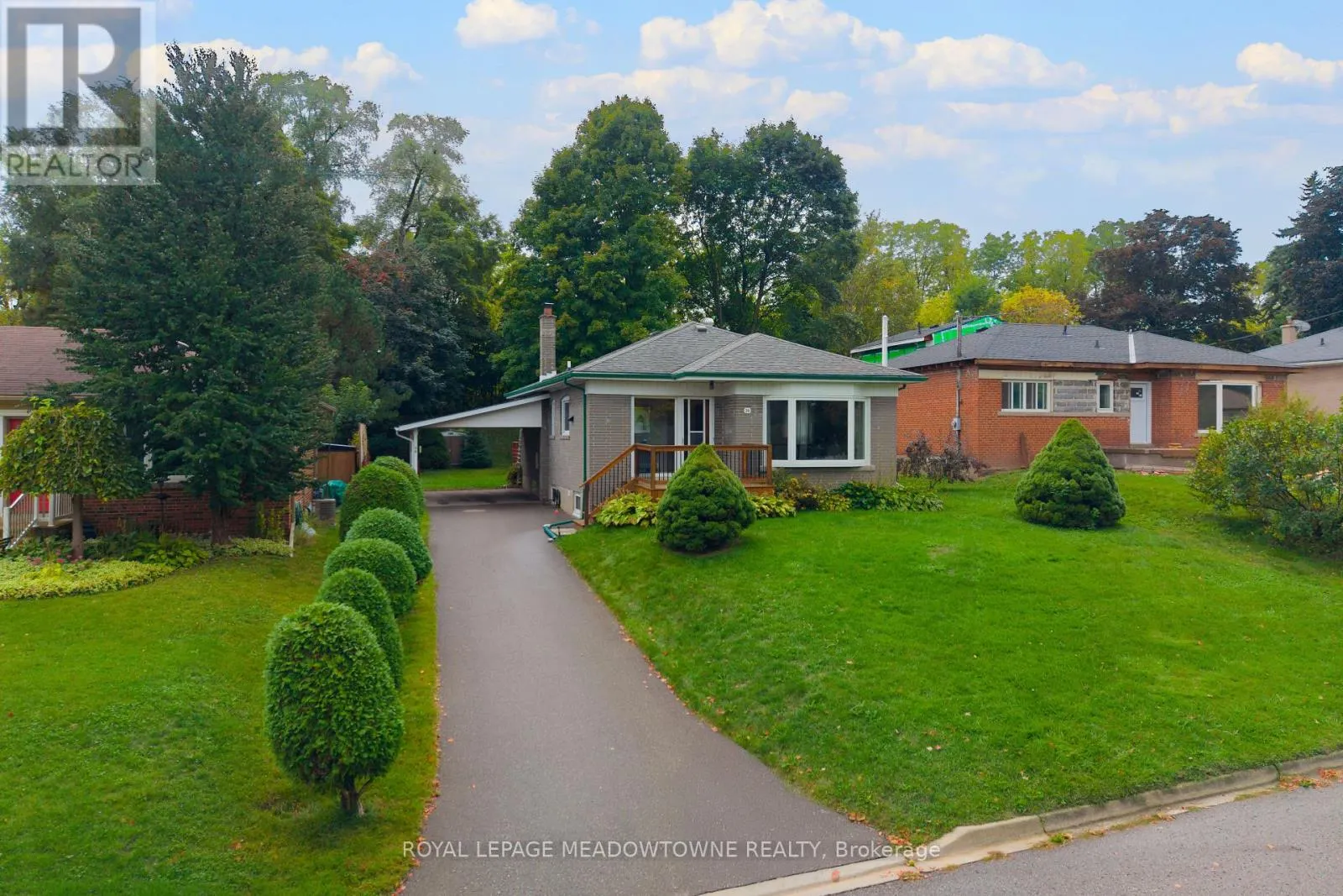36 HEWSON CRESCENT