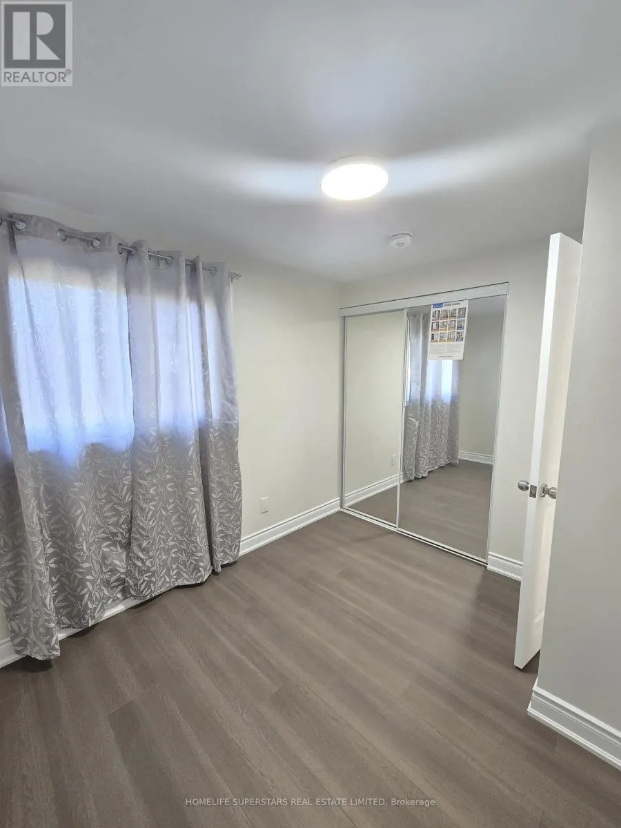 17 HEATHERSIDE COURT