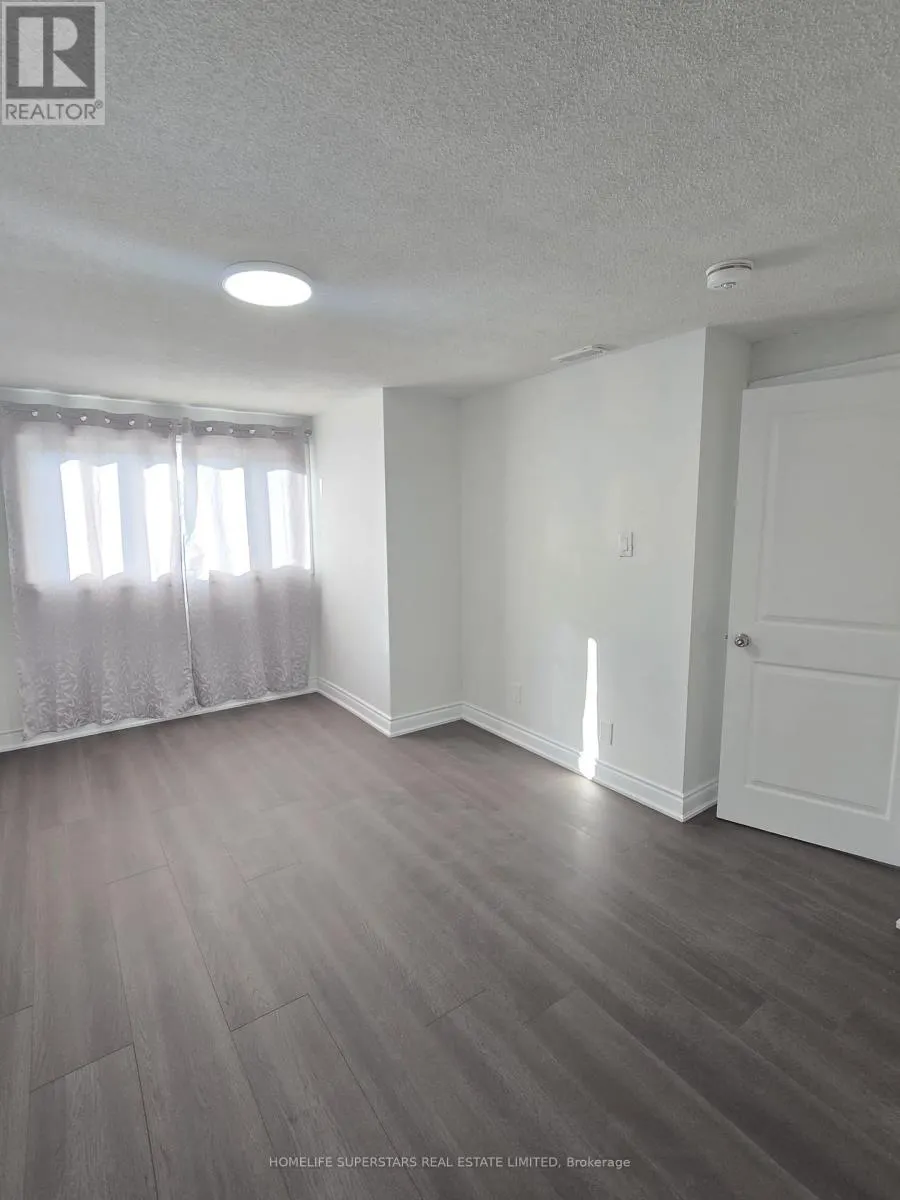 17 HEATHERSIDE COURT