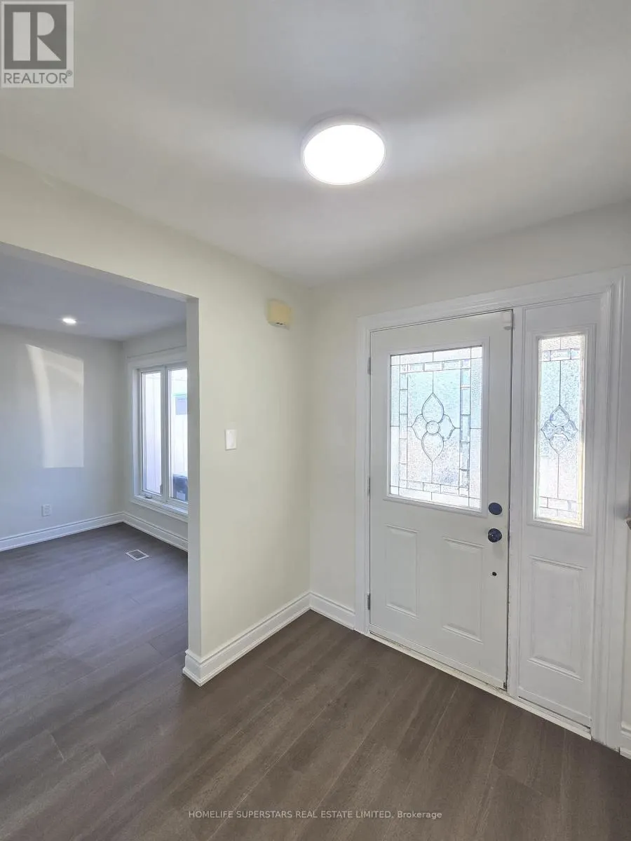 17 HEATHERSIDE COURT